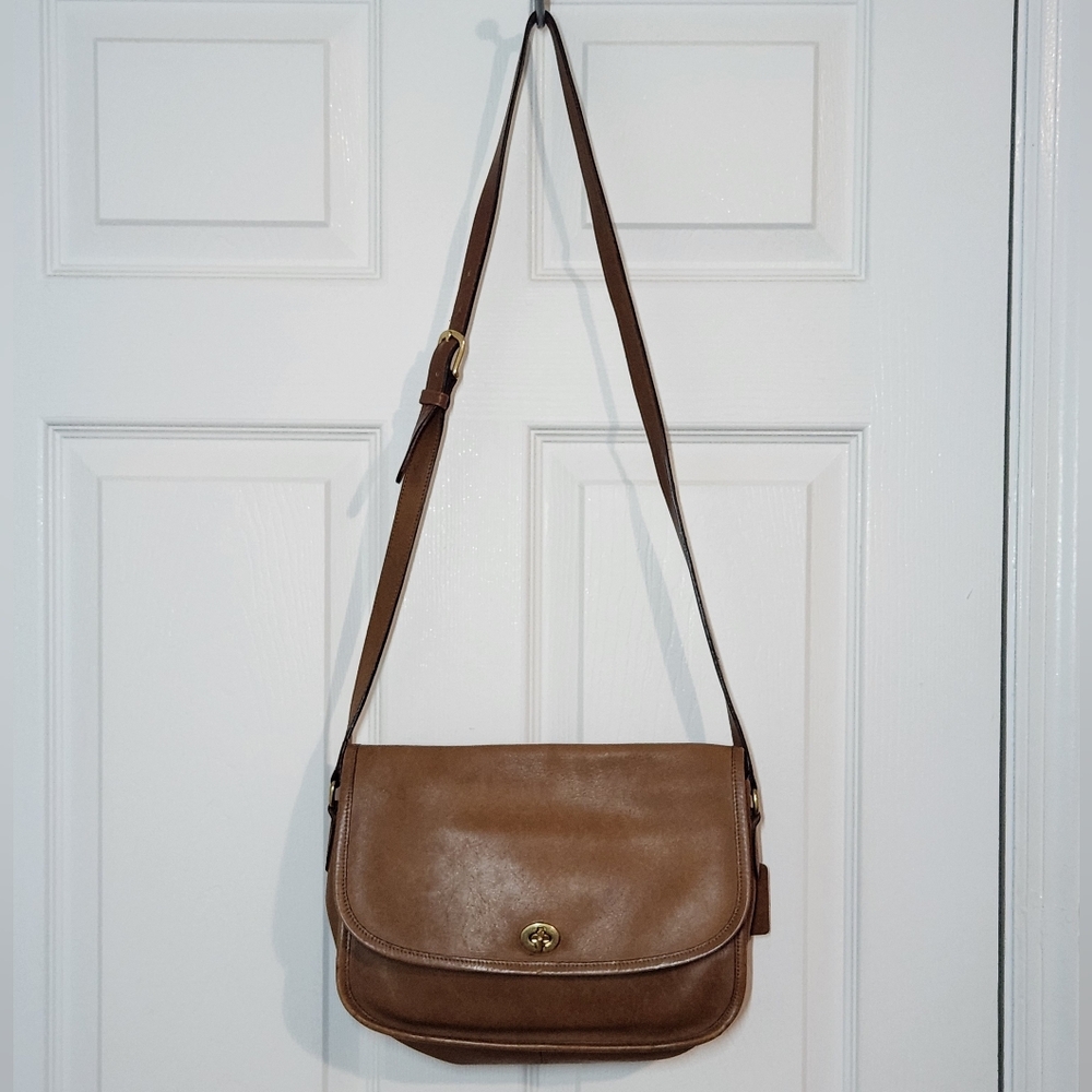 Vintage Coach 9790 Light Brown/Tan Leather Crossbody/Shoulder Bag, Used
